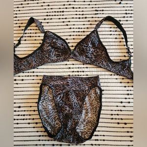 OLGA Wire-free Bra & Panty Set